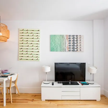 Appartement Flux Art W/ Ac & Balcony By Lovelystay *